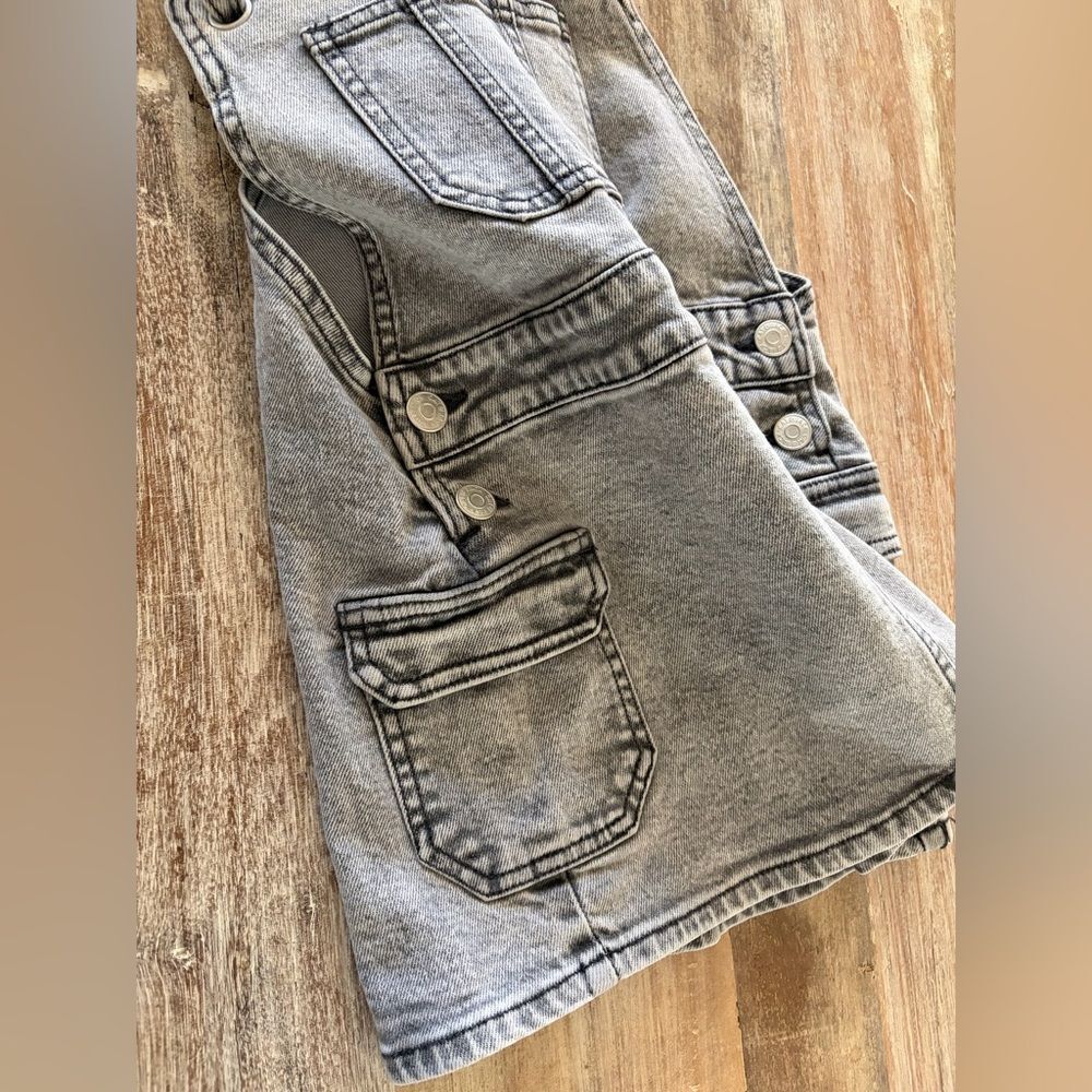Cat & Jack Girls Overall Dress / Skirt in Gray Wash Denim, Size XS 4/5 - Picture 6 of 9